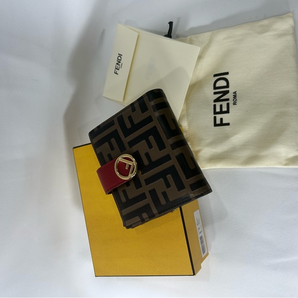 Fendi Mon Tresor Wallet - Picture 2 of 6